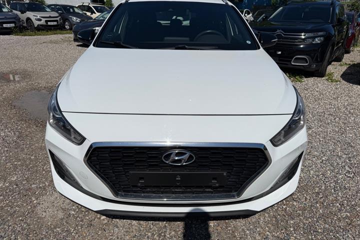 Hvid Hyundai i30 fra 2018