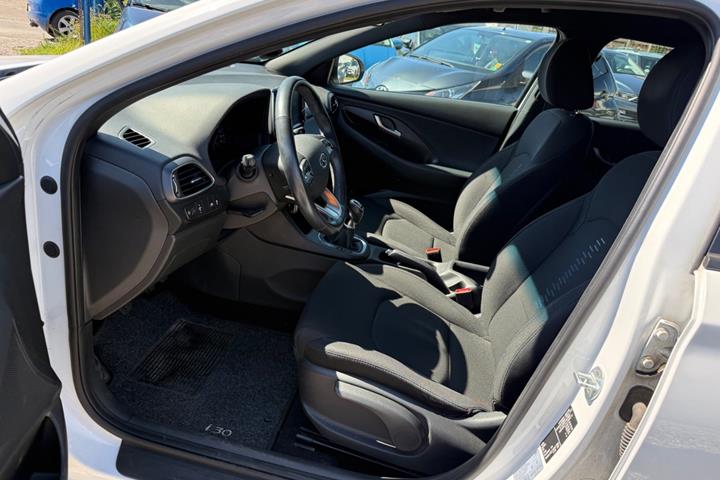 Hvid Hyundai i30 fra 2018