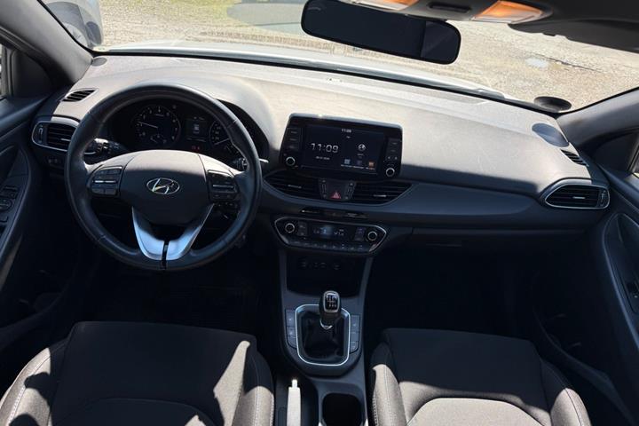Hvid Hyundai i30 fra 2018