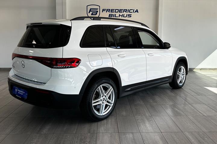 Hvid Mercedes EQB250 fra 2023