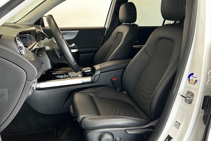 Hvid Mercedes EQB250 fra 2023