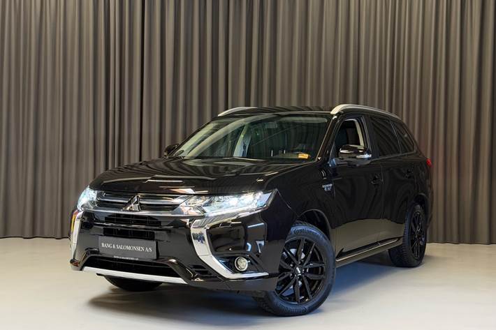 Sort Mitsubishi Outlander fra 2018
