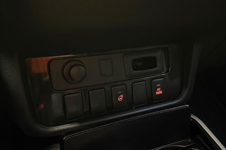 Sort Mitsubishi Outlander fra 2018