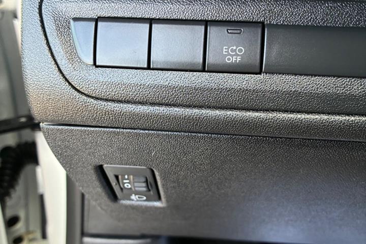 undefined Peugeot 208 fra 2018