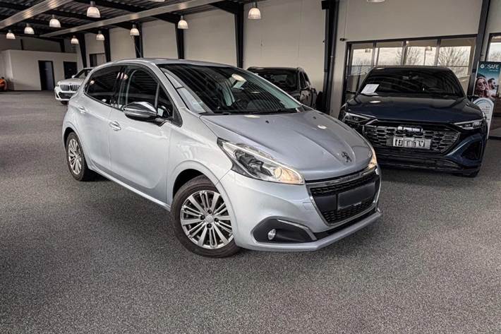 undefined Peugeot 208 fra 2015