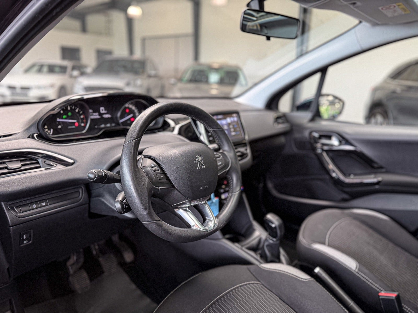 undefined Peugeot 208 fra 2016