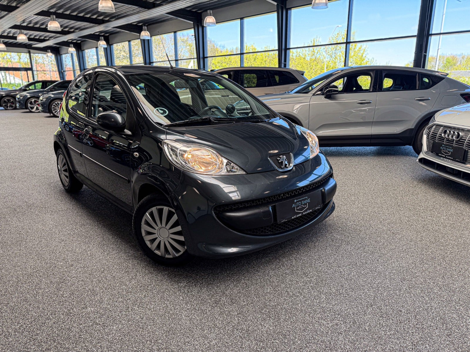 Grøn Peugeot 107 fra 2009