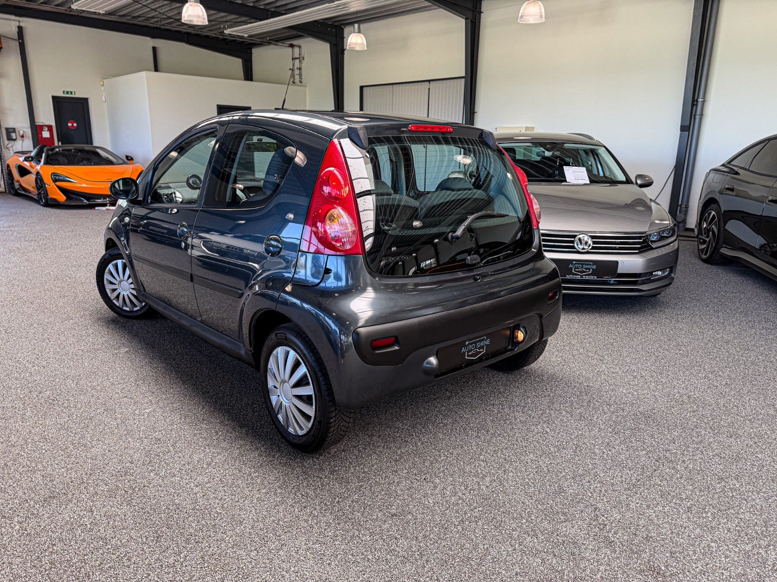 Grøn Peugeot 107 fra 2009