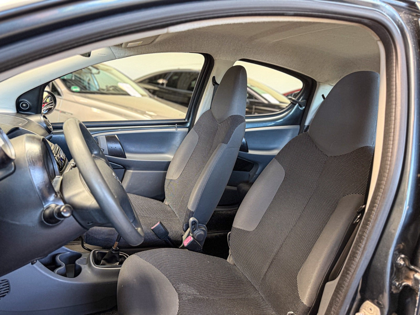 Grøn Peugeot 107 fra 2009