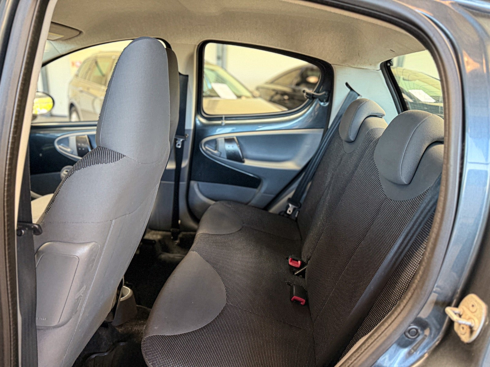 Grøn Peugeot 107 fra 2009