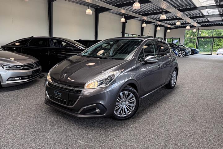 undefined Peugeot 208 fra 2018 set udefra