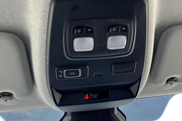Hvid Renault Trafic fra 2025