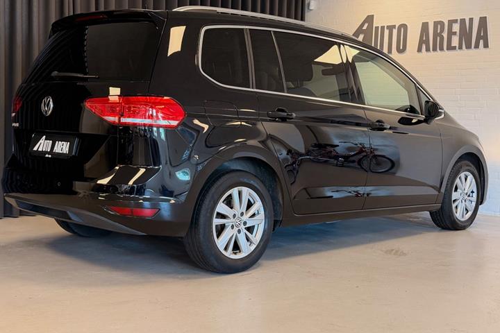 Sort VW Touran fra 2020