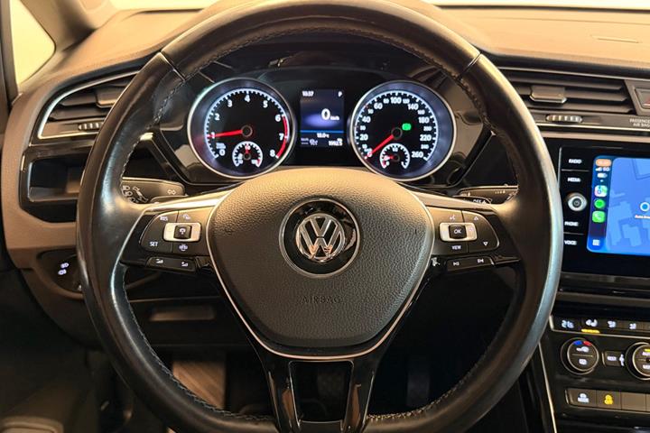 Sort VW Touran fra 2020