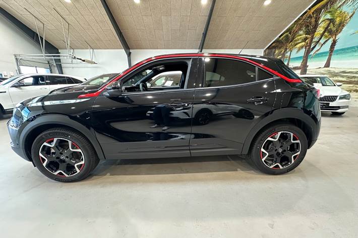 Sort Opel Mokka-e fra 2024