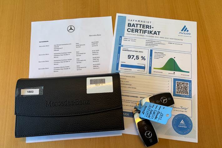 Sort Mercedes EQB250 fra 2022