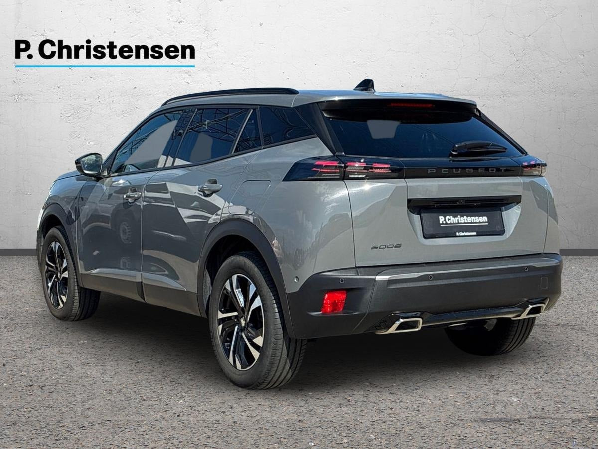 Grå Peugeot 2008 fra 2025