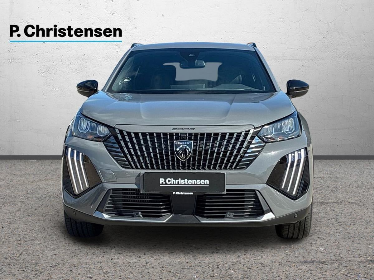 Grå Peugeot 2008 fra 2025