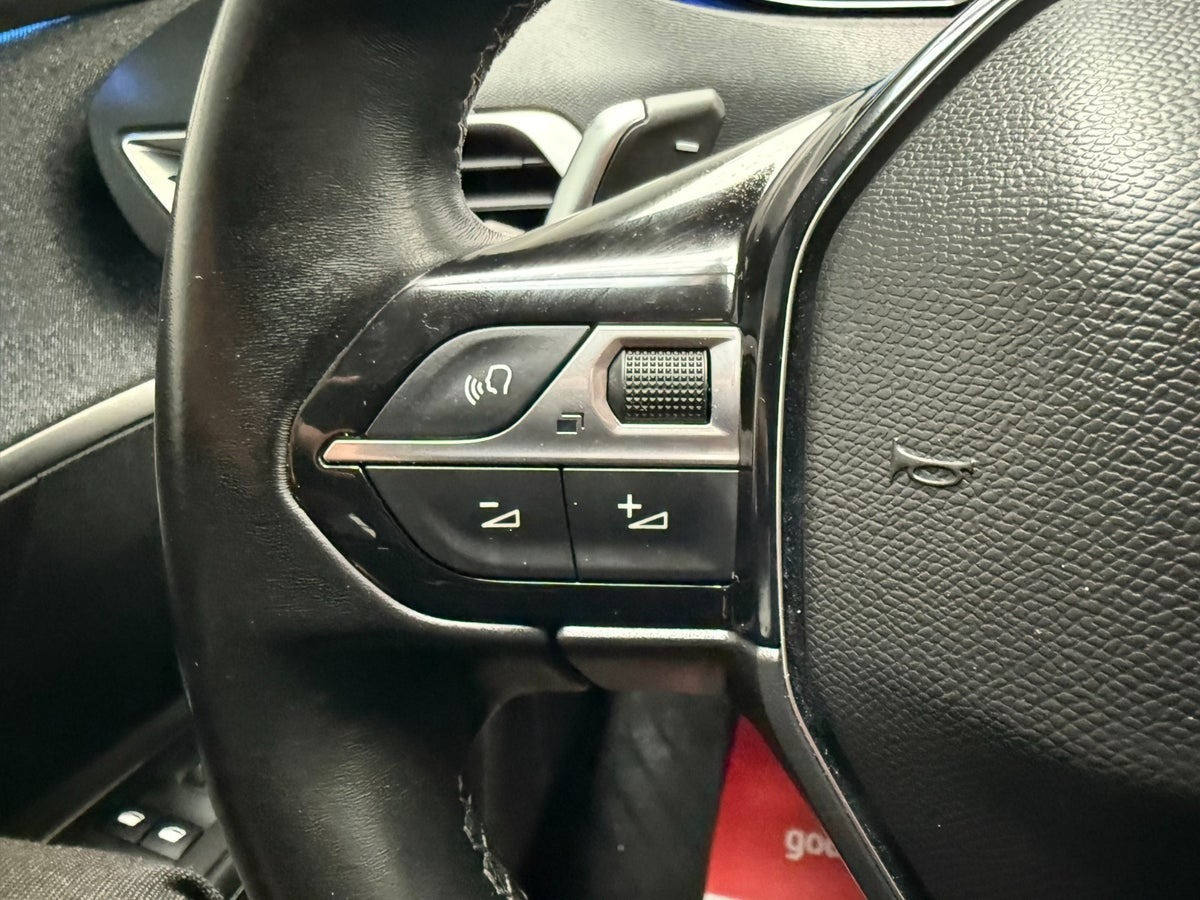 Sort Peugeot 3008 fra 2020
