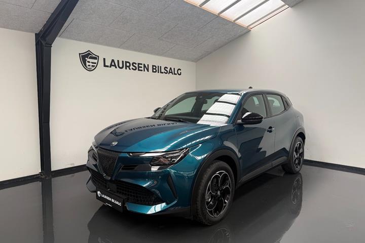 Grøn Alfa Romeo Junior fra 2025