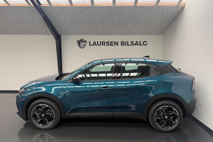 Grøn Alfa Romeo Junior fra 2025