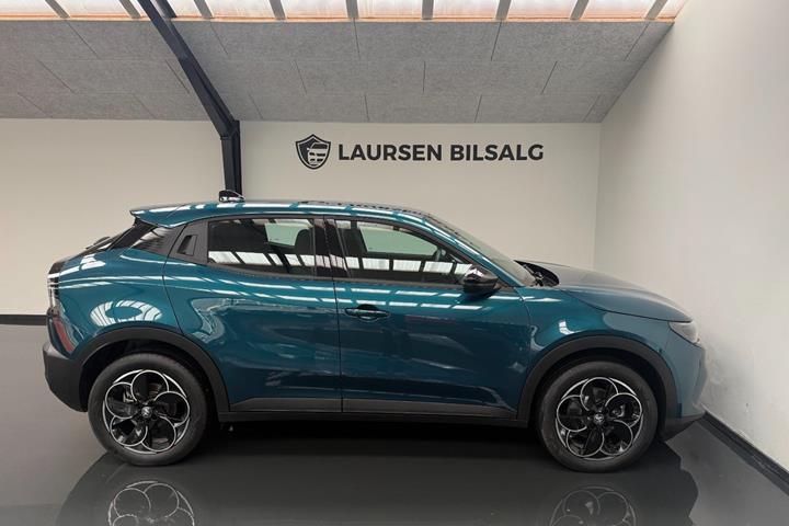 Grøn Alfa Romeo Junior fra 2025