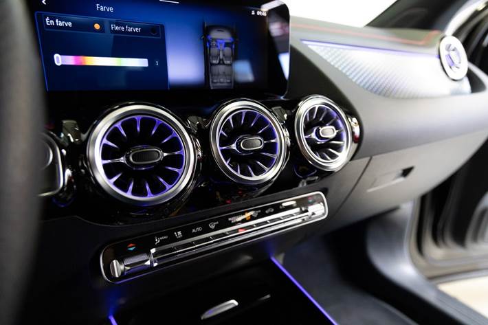 Sort Mercedes EQA250+ fra 2024