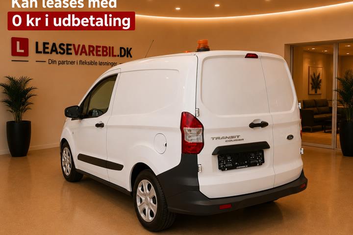 Hvid Ford Transit Courier fra 2021