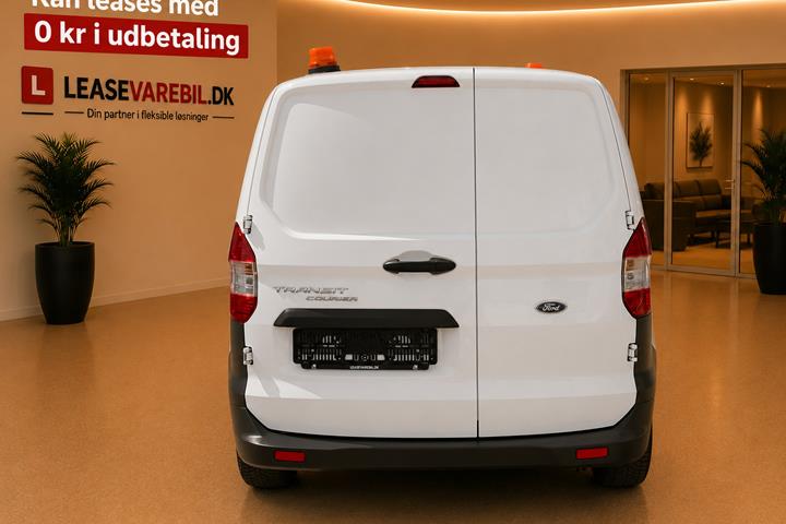Hvid Ford Transit Courier fra 2021