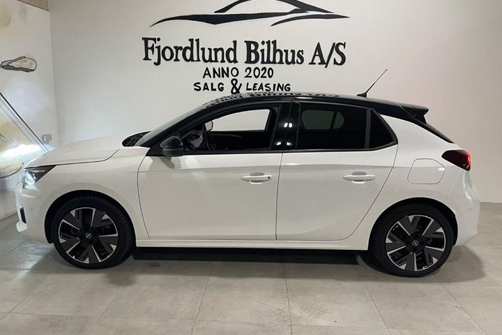 Hvid Opel Corsa-e fra 2023