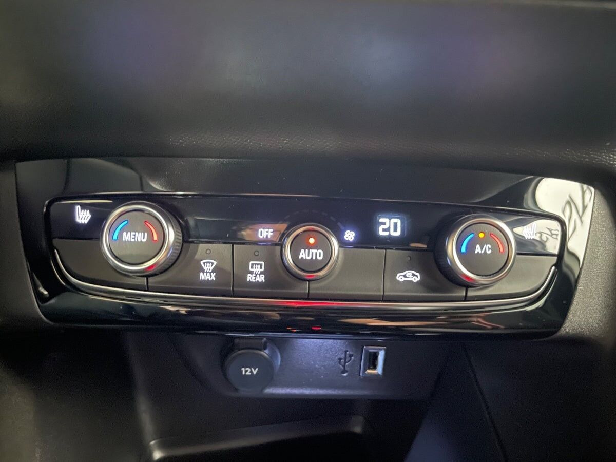 Hvid Opel Corsa-e fra 2023