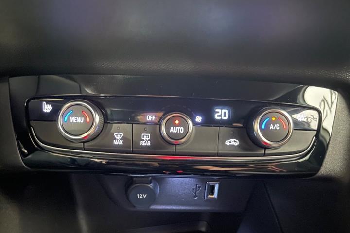 Hvid Opel Corsa-e fra 2023