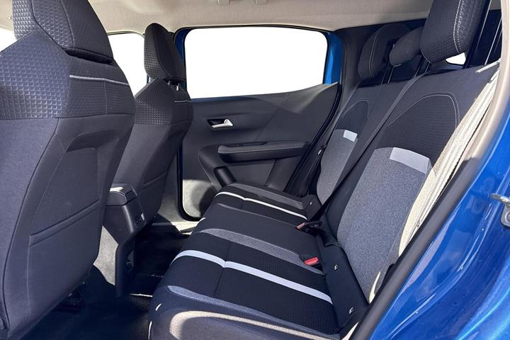 Blå Opel Frontera fra 2025