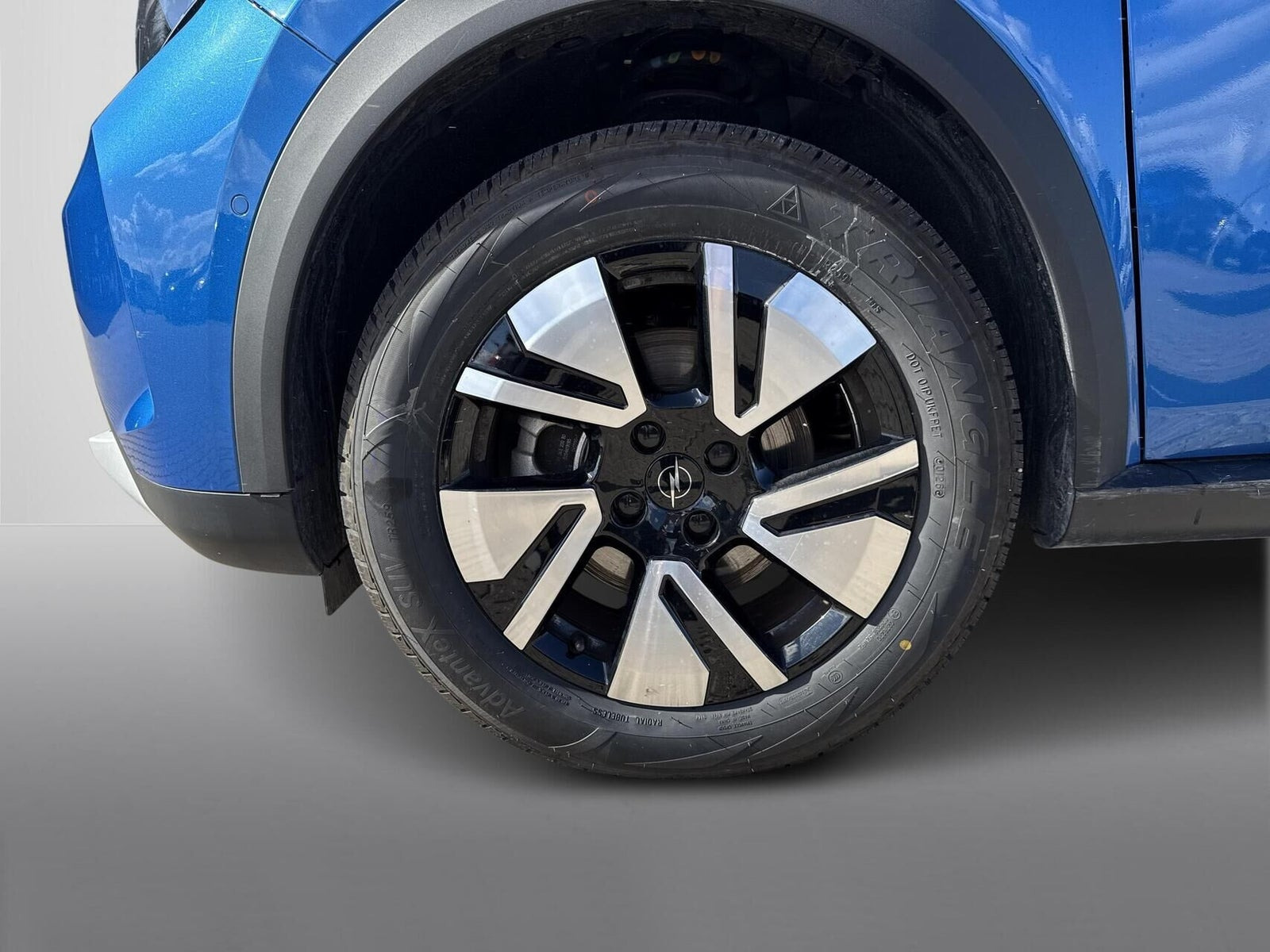 Blå Opel Frontera fra 2025