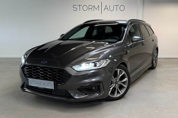 Grå Ford Mondeo fra 2020