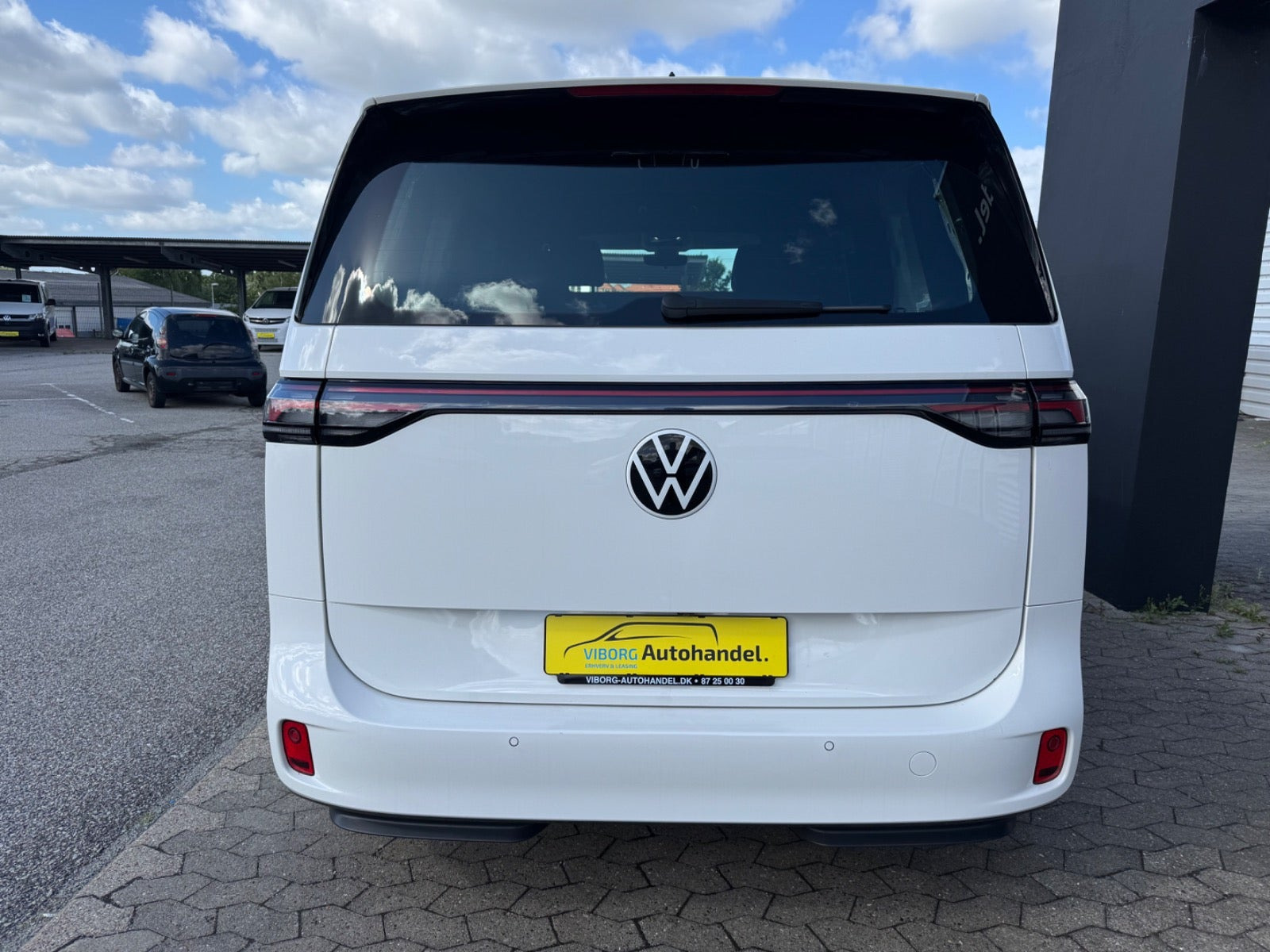 Hvid VW ID.Buzz fra 2023
