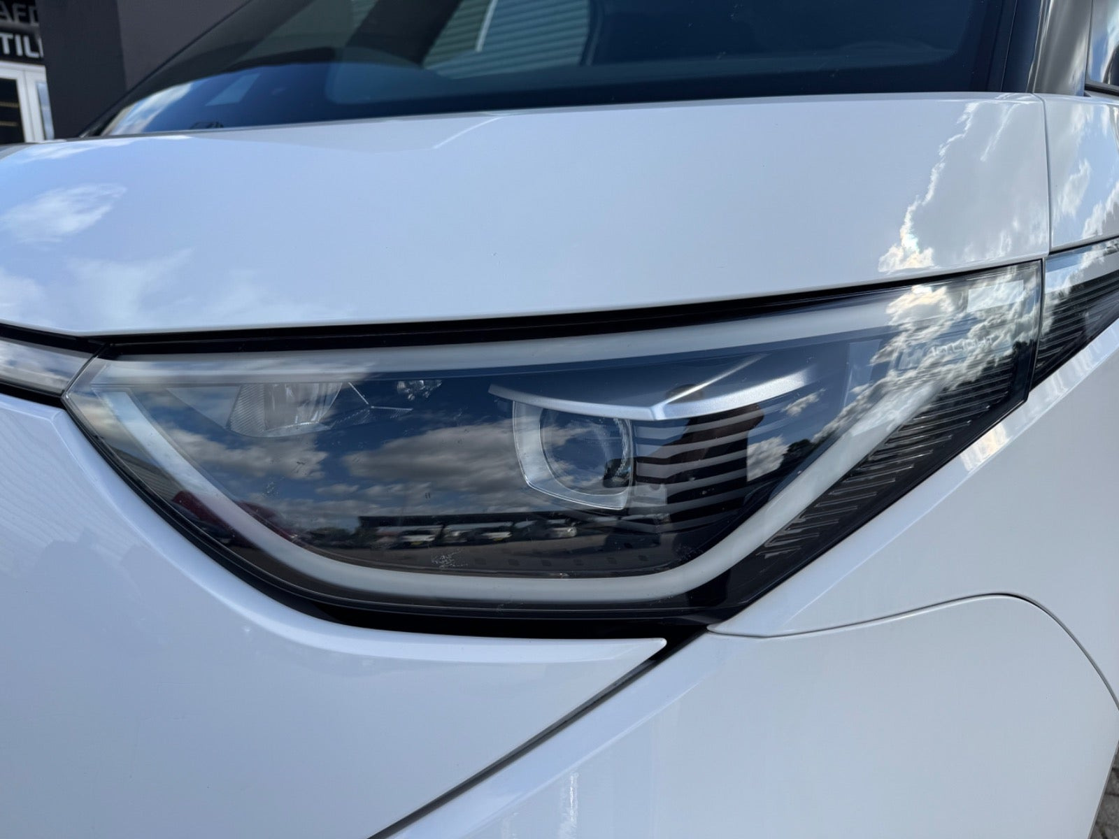 Hvid VW ID.Buzz fra 2023