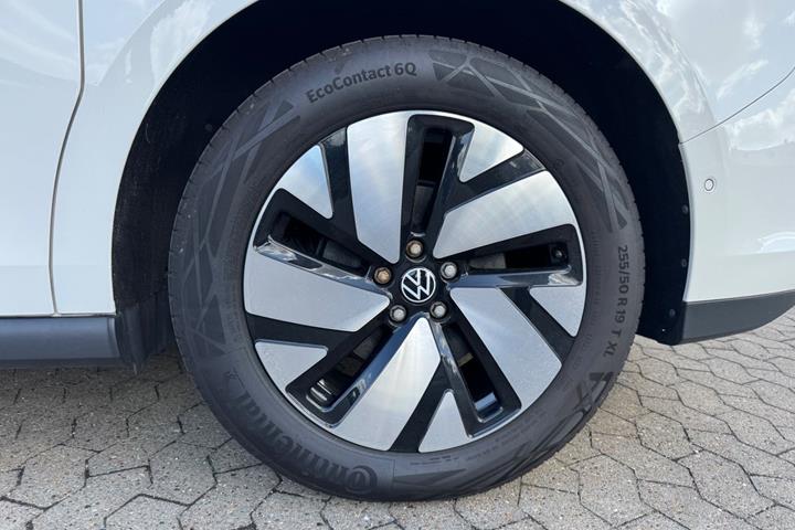 Hvid VW ID.Buzz fra 2023