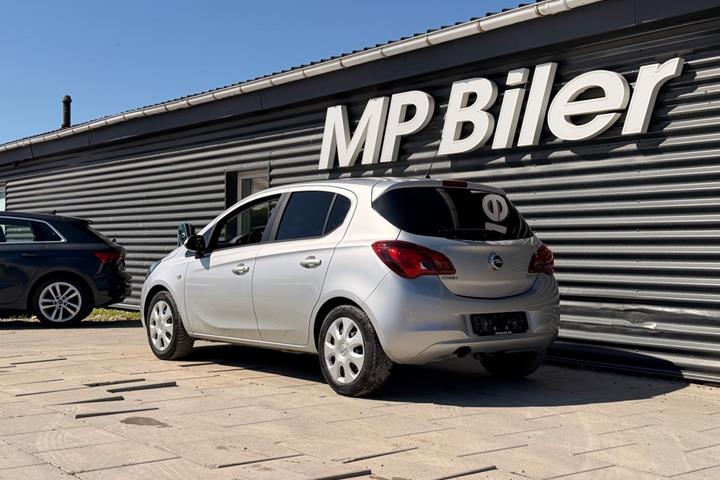 Sølv Opel Corsa fra 2018