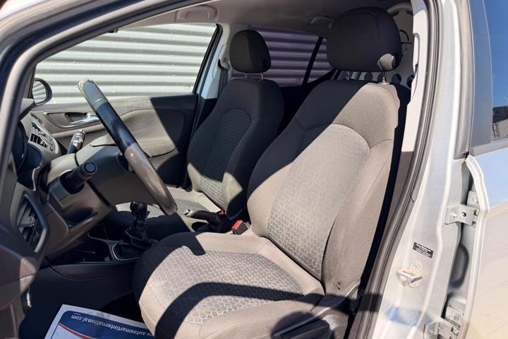Sølv Opel Corsa fra 2018