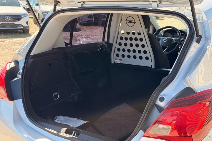 Sølv Opel Corsa fra 2018