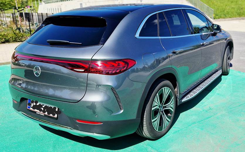 Mercedes EQE350+ SUV