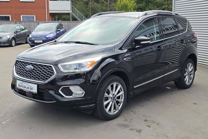 Sort Ford Kuga fra 2017