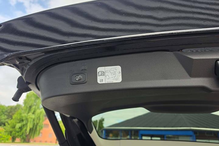 Sort Ford Kuga fra 2017