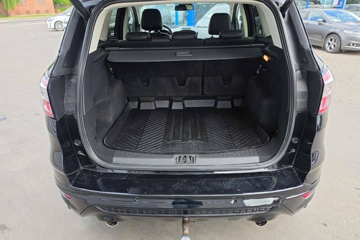 Sort Ford Kuga fra 2017