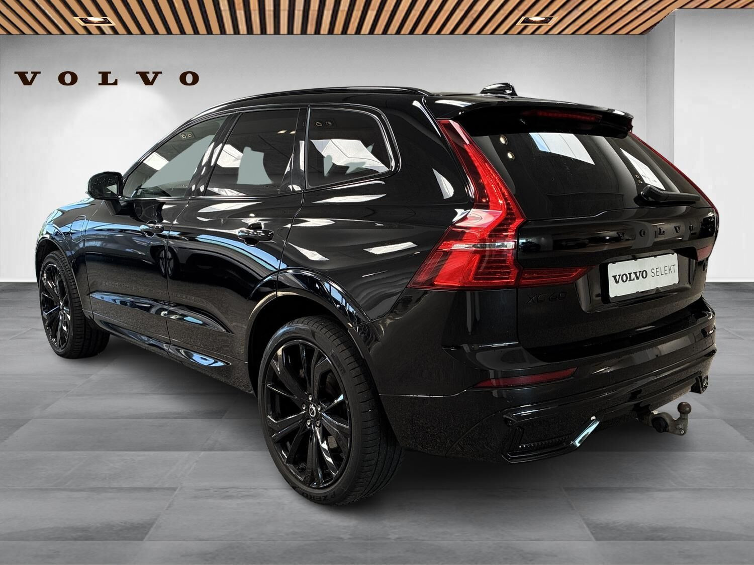 Sort Volvo XC60 fra 2025