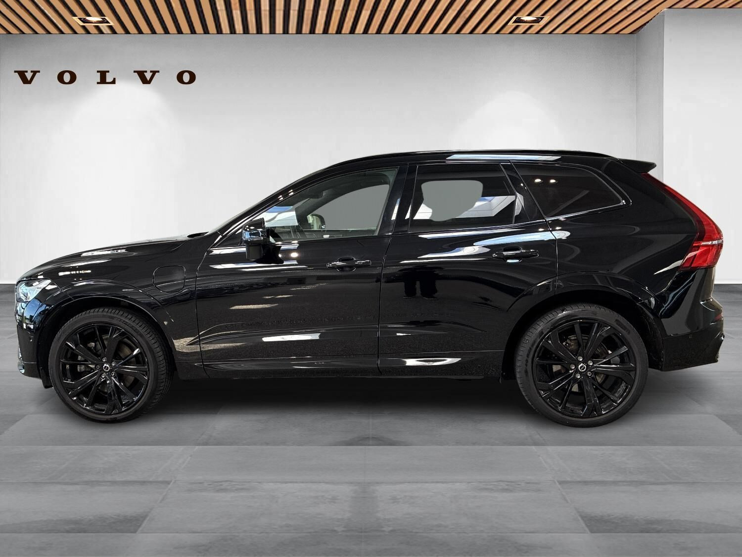 Sort Volvo XC60 fra 2025