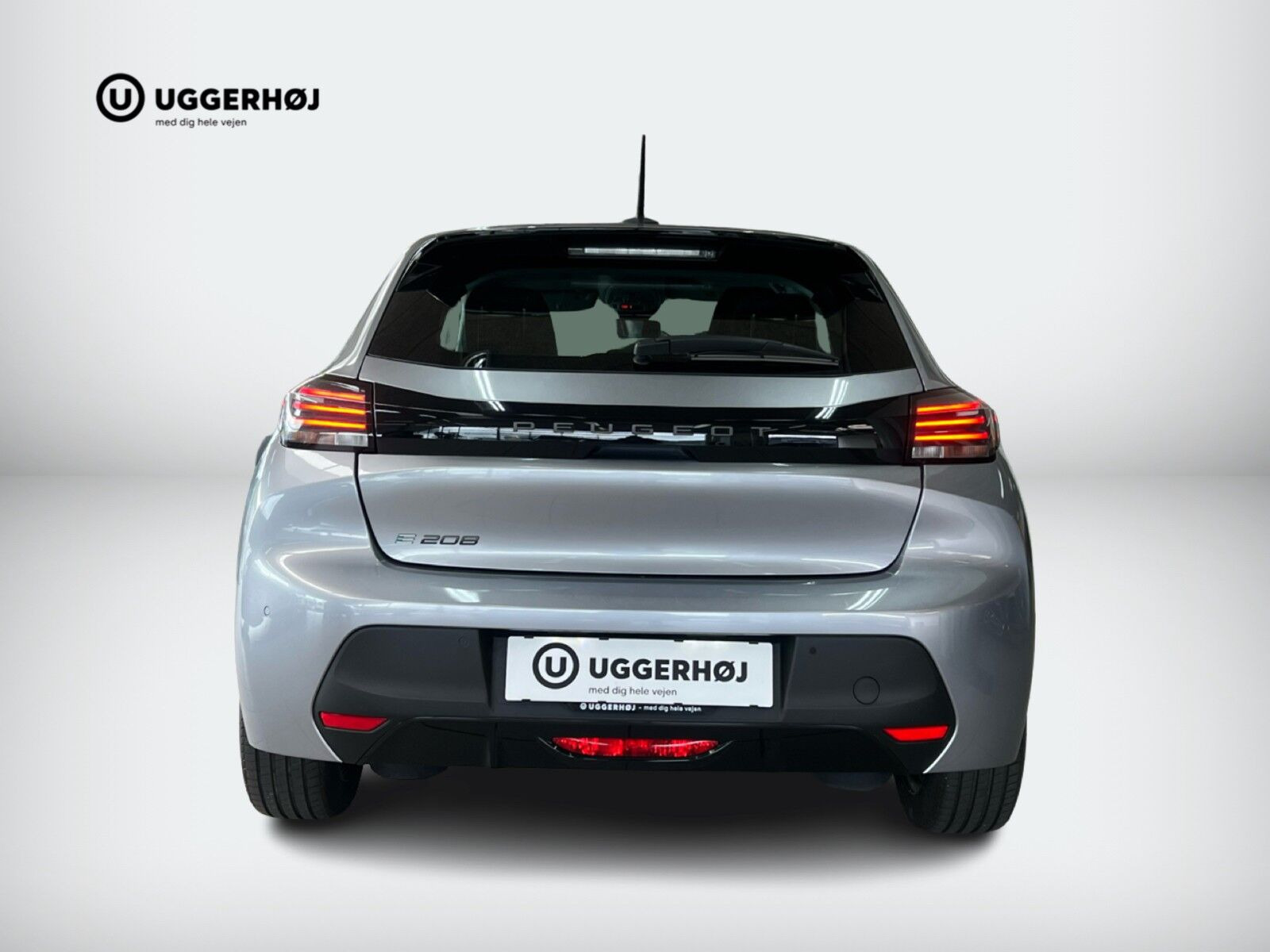 Grå Peugeot e-208 fra 2025