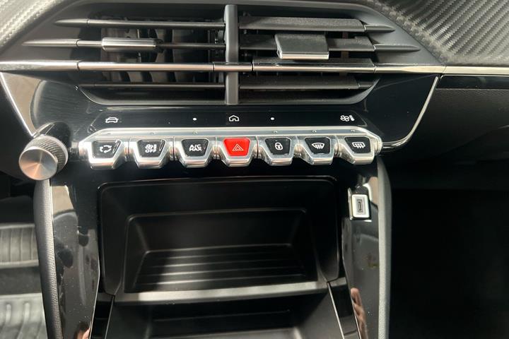 Grå Peugeot e-208 fra 2025