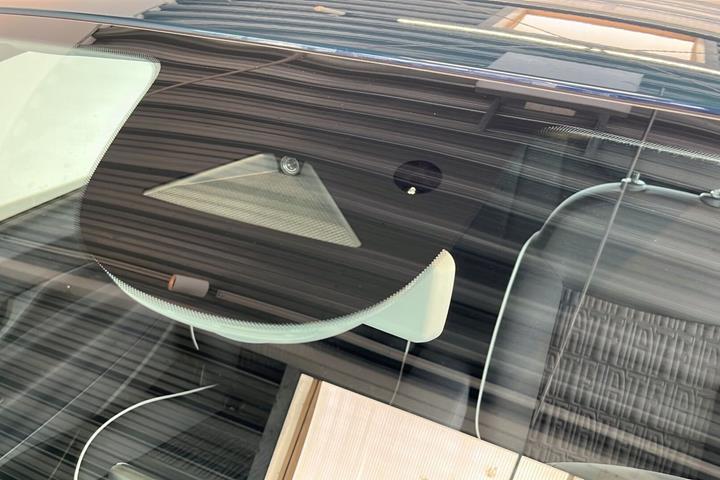 Blå Fiat 500e fra 2023